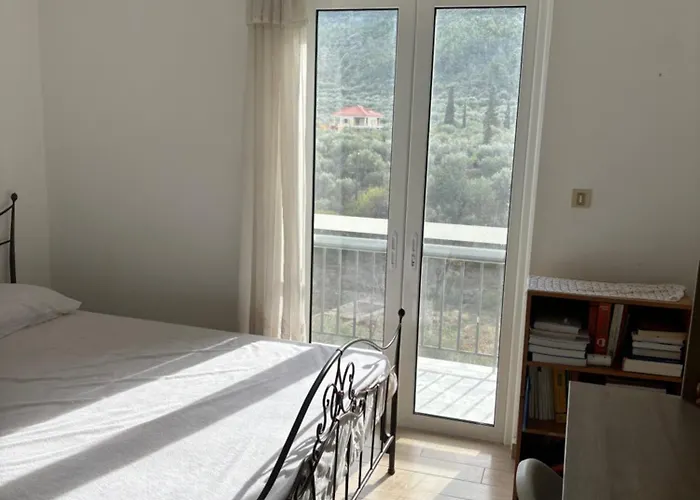 Metoxi Big House Leonídion